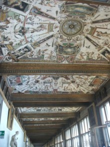 На "белые ночи" в Италию через Лондон и Ригу