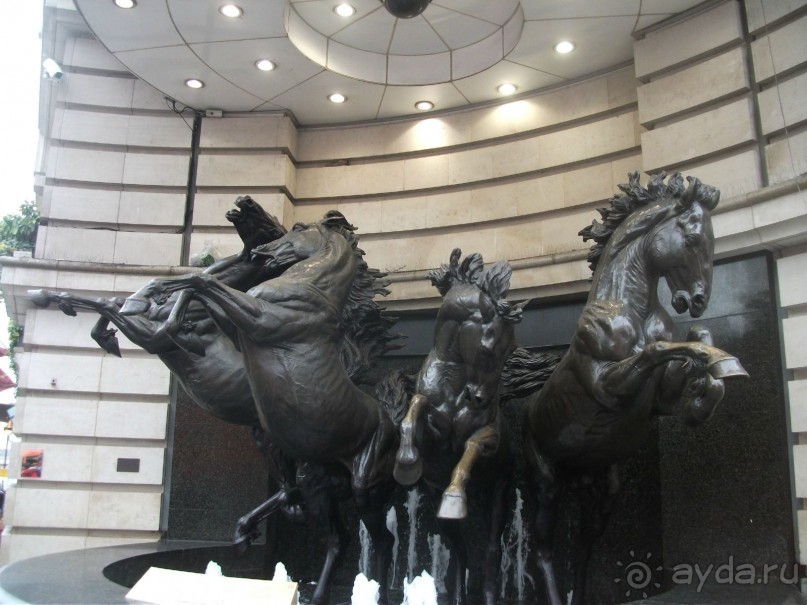 На "белые ночи" в Италию через Лондон и Ригу