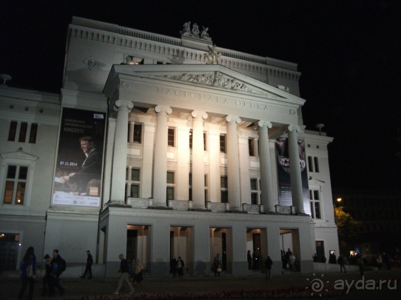 На "белые ночи" в Италию через Лондон и Ригу