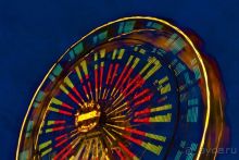 Для самых маленьких предусмотрели вот это:

Взрослые тоже могут воспользоваться случаем и взглянуть на всю эту вакханалию с высоты птичьего полета.
