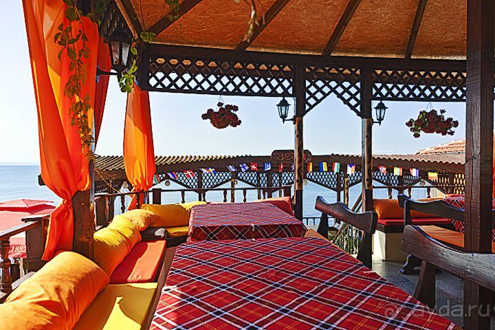  ... или вот здесь:

Кстати это не диван, а столы :-)