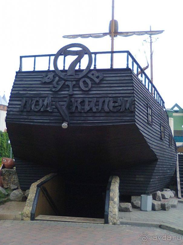 корабль для детских игр на территории