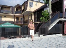 Отличный отель, расположенный в очень удачном месте. 