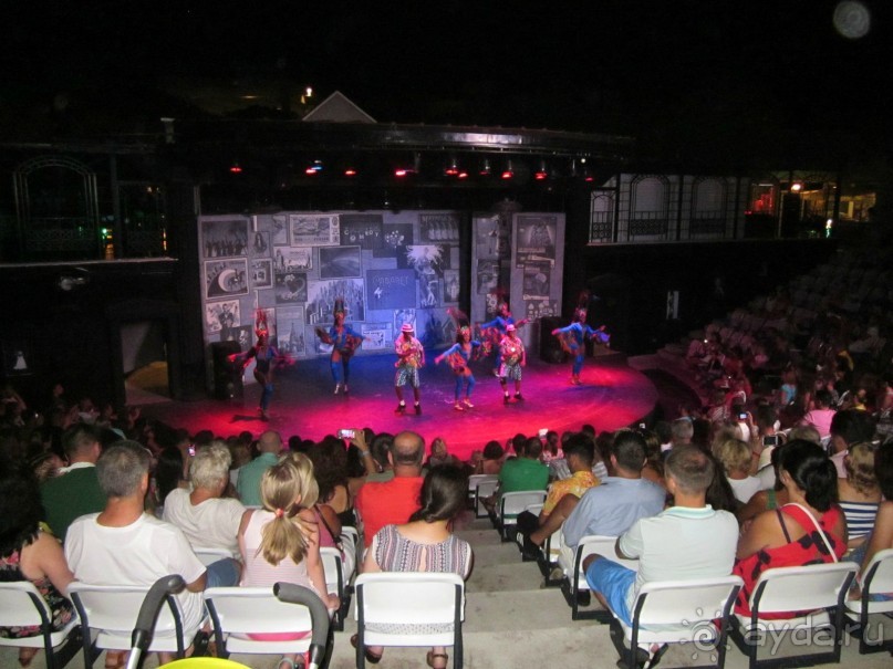  В НАПРАВЛЕНИИ ОСЕННЕГО «MainStream».