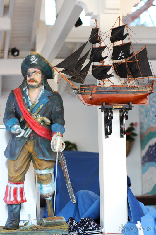 отель в пиратском стиле  Pirate`s Beach Club