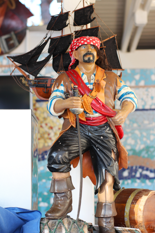 отель в пиратском стиле  Pirate`s Beach Club