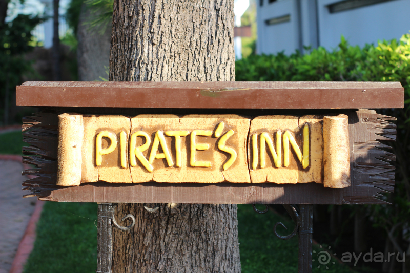 отель в пиратском стиле  Pirate`s Beach Club