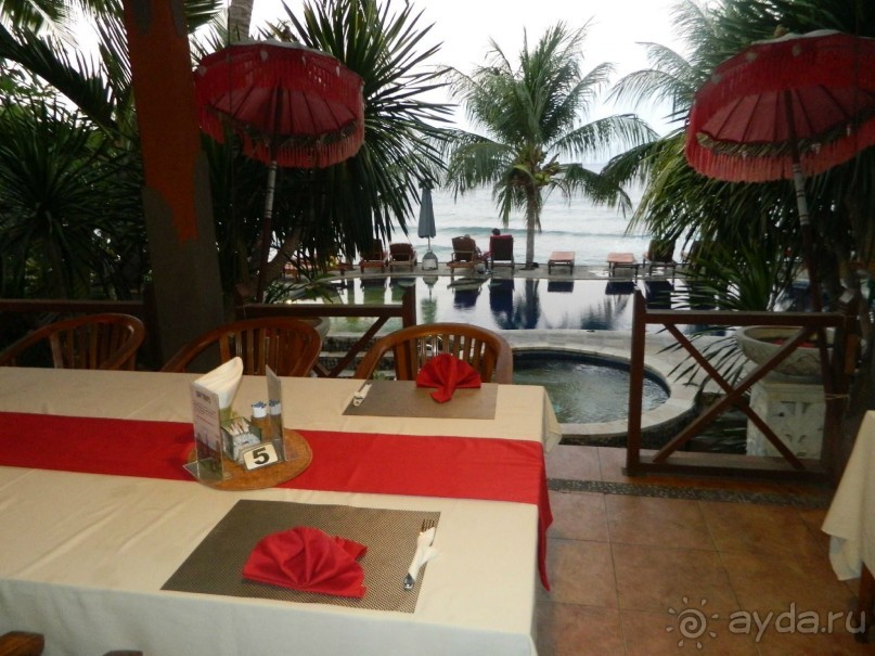 Очень приветливый, дружелюбный, европейский отель в Индонезии!