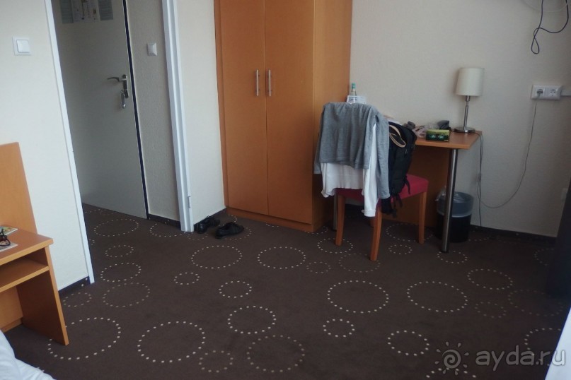 НОМЕР ОТЕЛЯ В БЕРЛИНЕ