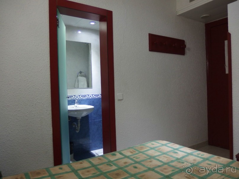 НОМЕР ОТЕЛЯ В БАРСЕЛОНЕ