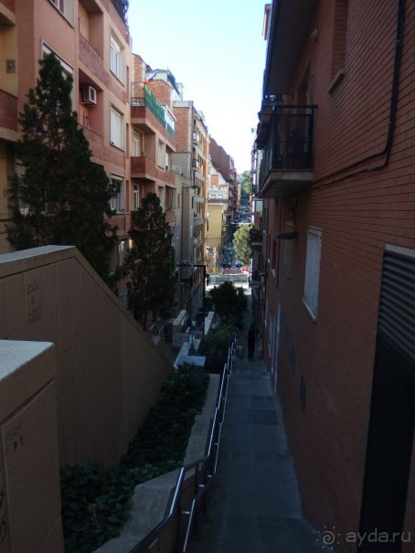 В БАРСЕЛОНЕ, У НИХ ПРЕДУСМОТРЕНЫ ЭСКАЛАТОРЫ!!!!