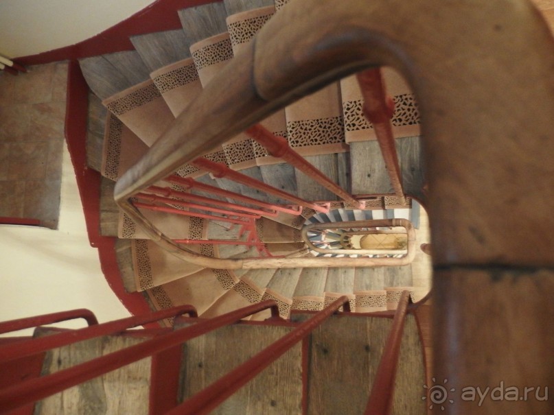 ЛЕСТНИЦА В ОТЕЛЕ