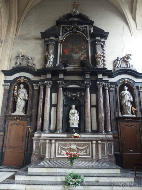 мадонна с младенцем микеланджело1475-1564г в церкви онзе-ливе-врувекёрк. ОРИГИНАЛ