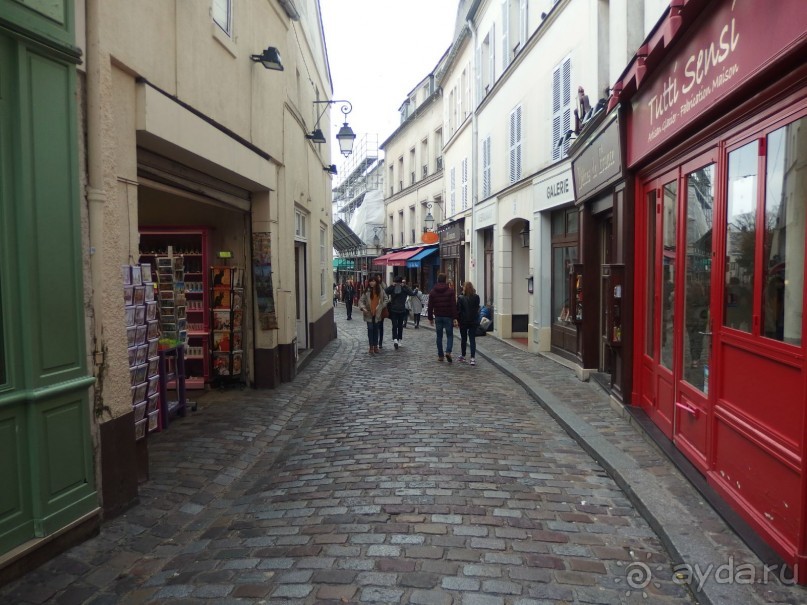 УЛОЧКИ МОНМАРТРА