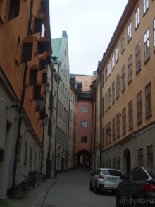 Самостоятельно в Стокгольм.