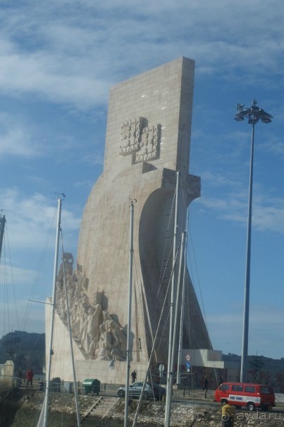 памятник первооткрывателям