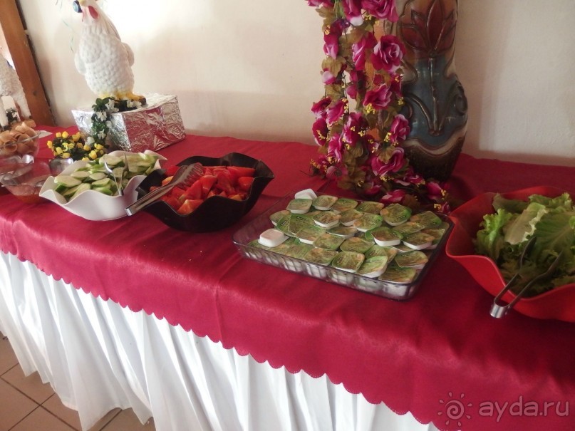 завтрак. масло. огурцы