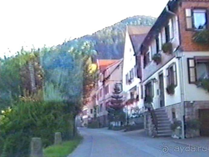 Впервые на машине в Германию с овчаркой: Поселение в Вайсенбахе недалеко от Карлсруэ