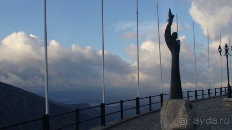 Альбом отзыва "Греция часть 12: Не древние - современные Дельфы"