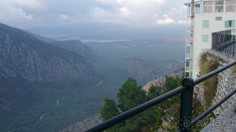 Альбом отзыва "Греция часть 12: Не древние - современные Дельфы"