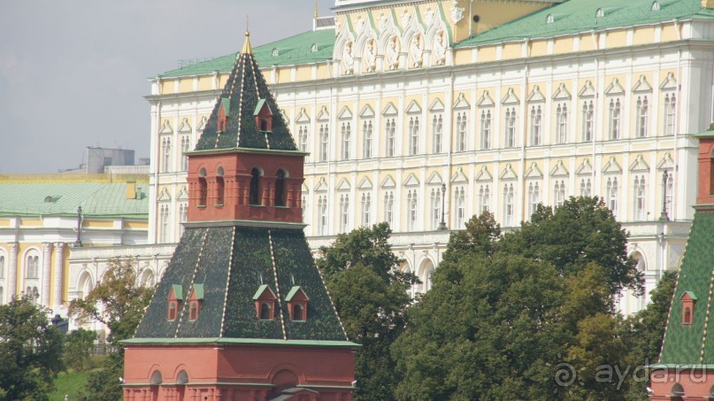 Стены и башни Московского Кремля: от Спасской до Водовзводной