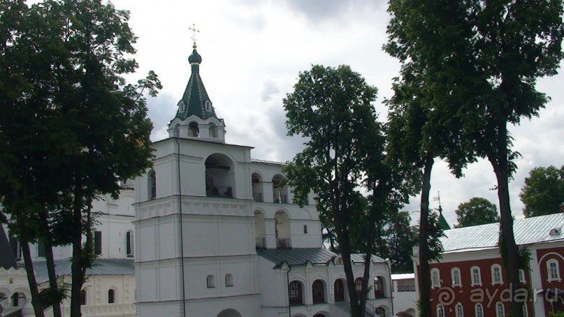 Кострома: Свято-Троицкий Ипатьевский монастырь Кострома: Свято-Троицкий Ипатьевский монастырь