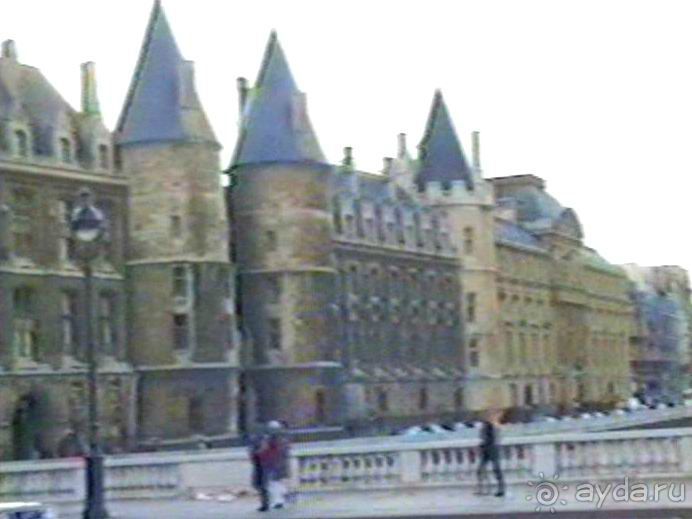 Снова в Париже