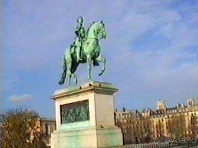 Снова в Париже