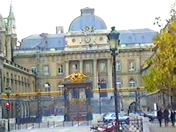 Снова в Париже