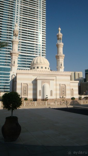 Эмираты в декабре: часть 2 - Мечети и церкви Шарджи