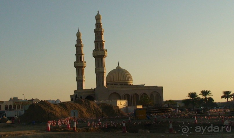 Эмираты в декабре: часть 2 - Мечети и церкви Шарджи