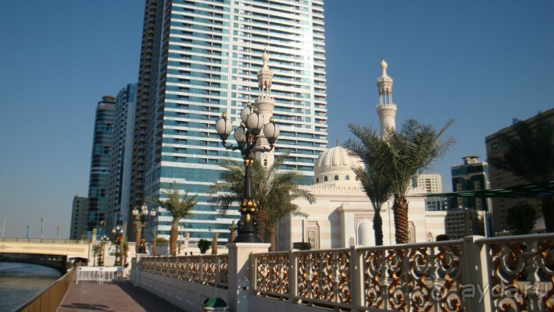 Эмираты в декабре: часть 2 - Мечети и церкви Шарджи