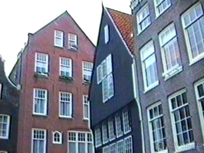 Впервые в Амстердаме