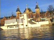 Впервые в Амстердаме