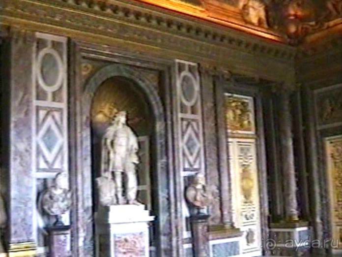 Версаль-Фонтенбло-Сент-Женевьев-де-Буа