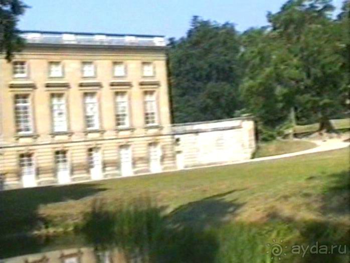 Версаль-Фонтенбло-Сент-Женевьев-де-Буа