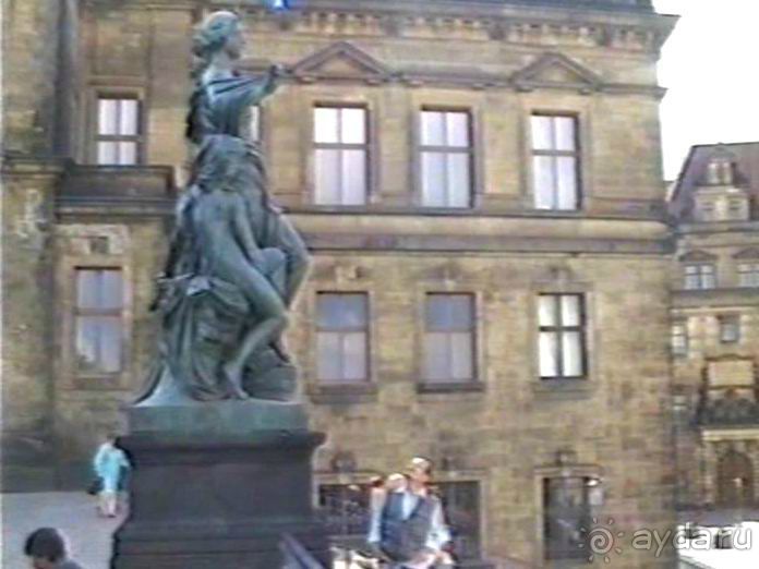 Впервые на машине в Германию с овчаркой Саксония и Дрезден