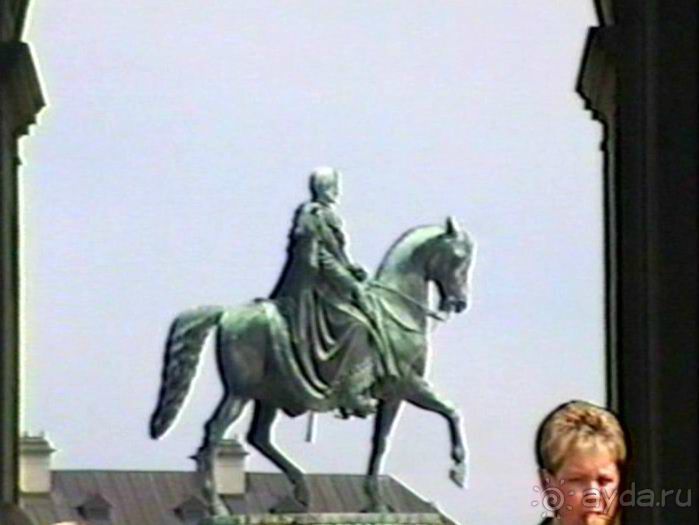 Впервые на машине в Германию с овчаркой Саксония и Дрезден