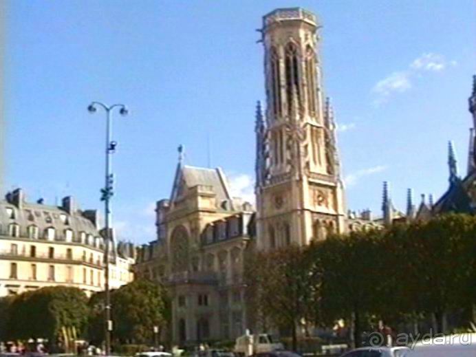 Наша машина доехала до Парижа! Первый экскурсионный день.