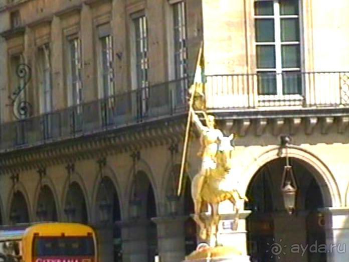 Наша машина доехала до Парижа! Первый экскурсионный день.