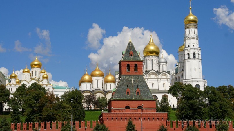 Соборная площадь Московского Кремля