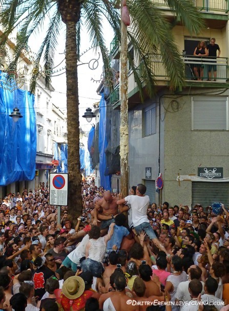 Ла Томатина: не помылишь — не залезешь! (Bunol, Spain)