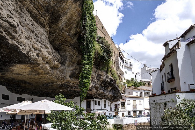 Андалусия и город под скалой (Setnil De Las Bodegas, Spain)