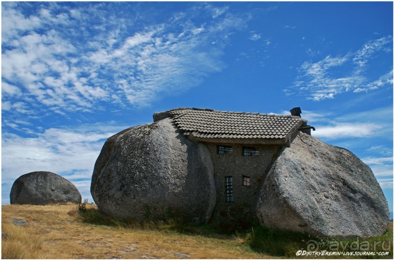 Дом с круглыми углами (Fafe, Portugal)