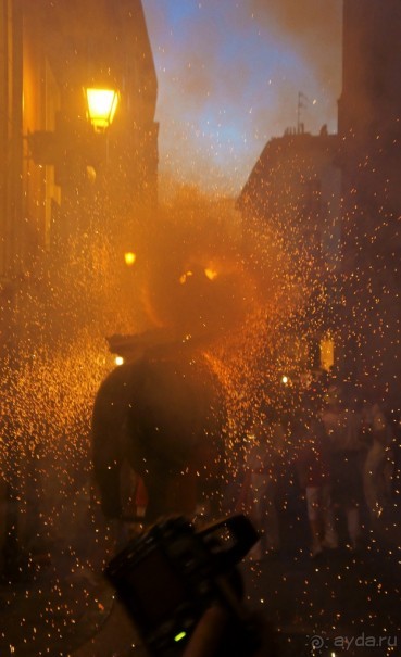 Огненный бык фестиваля Сан Фермин (Pamplona, Spain)