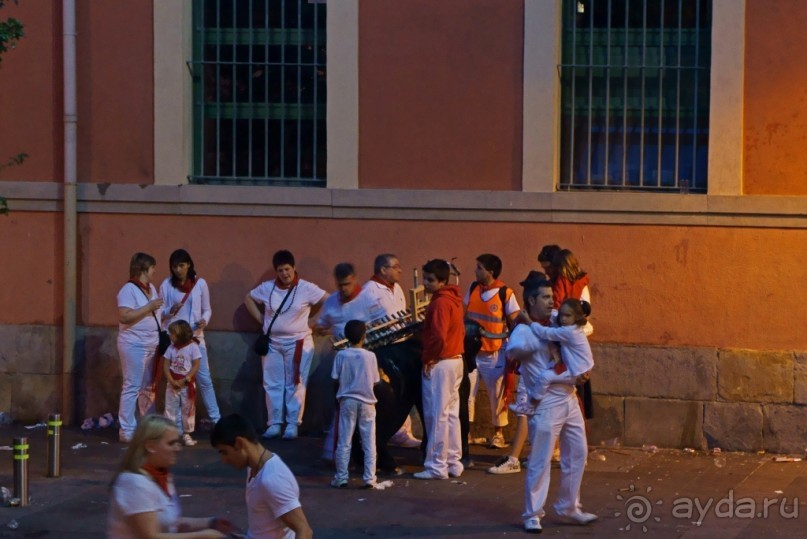 Огненный бык фестиваля Сан Фермин (Pamplona, Spain)