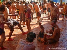 Море кетчупа… Томатина 2012 (Bunol, Spain)