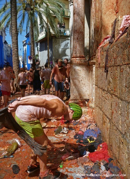 Альбом отзыва "Море кетчупа… Томатина 2012 (Bunol, Spain)"