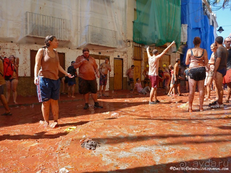 Море кетчупа… Томатина 2012 (Bunol, Spain)