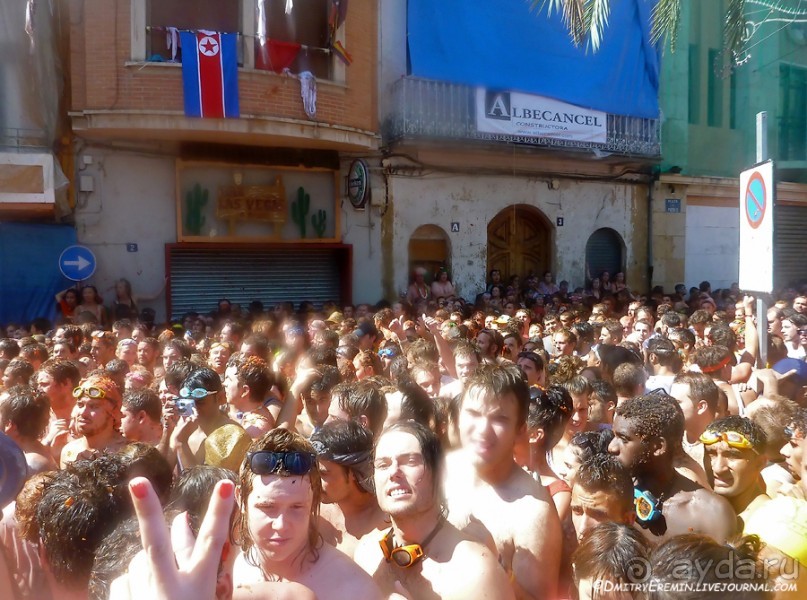 Море кетчупа… Томатина 2012 (Bunol, Spain)